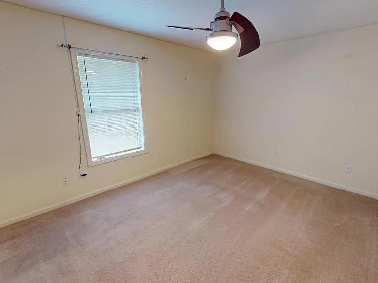 206 Myrick Dr — Photo 12