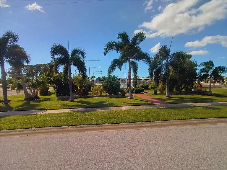 5221 Beechmont Ave — Photo 57