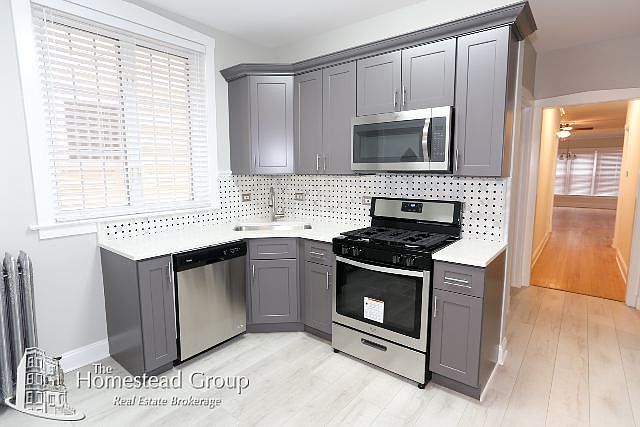1st image of 2109 W Eastwood Avenue # First Flr