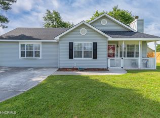 172 Glenwood Dr, Hubert, NC 28539