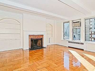 1st image of 11 E 84th St