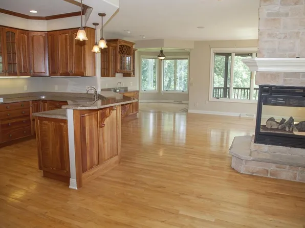 1722 Brookside Lane, Waunakee, WI 53597