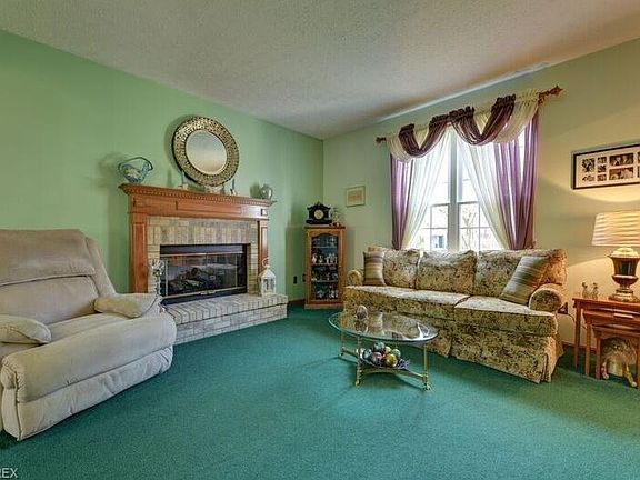 4th image of 26935 Glenside Ct