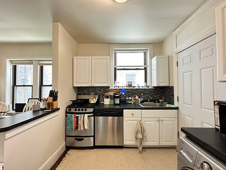 2131 W Giddings St #B2 — Photo 3