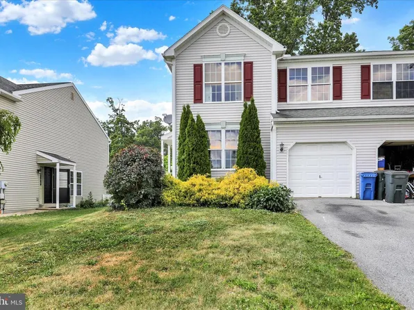 1056 Alexander Dr, Temple, PA 19560