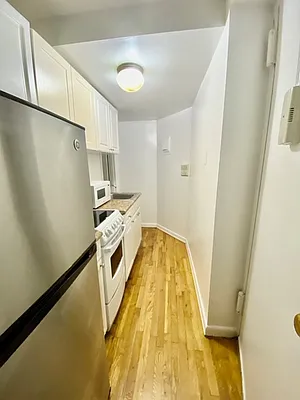 Rented by Bond New York | media 3