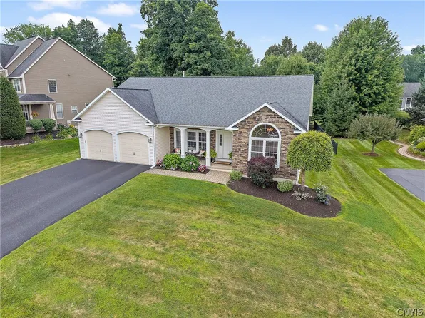 3295 Oak Brook Rd, Baldwinsville, NY 13027