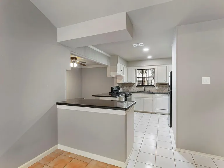 1010 E Red Cedar Cir — Photo 12