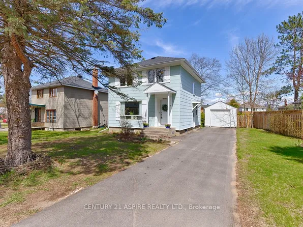 82 Rutherford Ave, Deep River, ON K0J 1P0