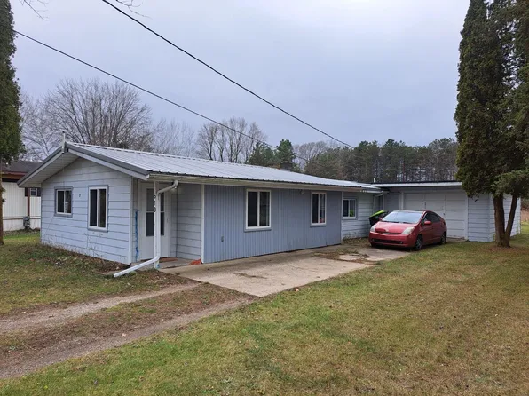 513 Helen St, Clare, MI 48617