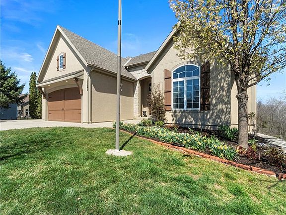 3rd image of 10646 W 168th Ct
