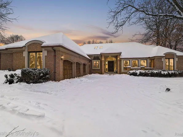 3242 Pine Lake Rd, West Bloomfield, MI 48324