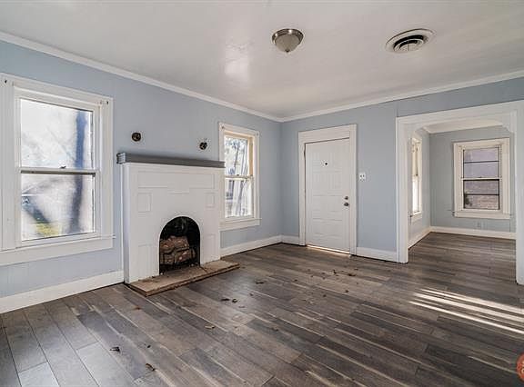 3rd image of 2306 1st St
