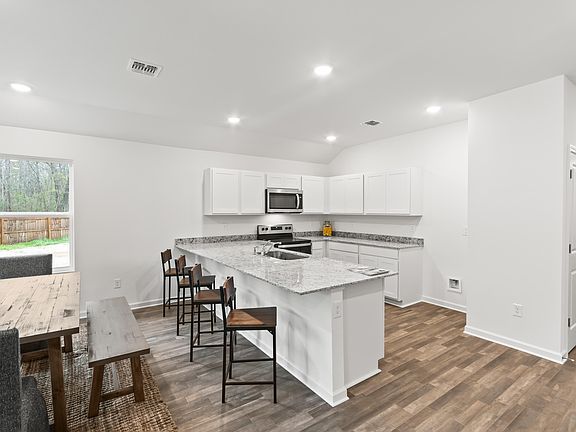 5th image of 386 Garren Ln