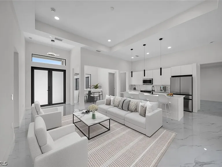 1426 NE 6th Ave — Photo 4