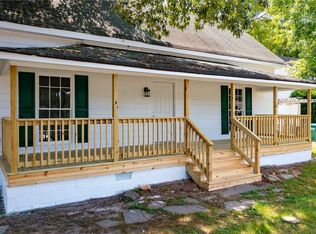 6798 Reinhardt College Pkwy, Waleska, GA 30183