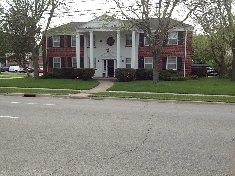 957 N Main St #8 — Photo 1