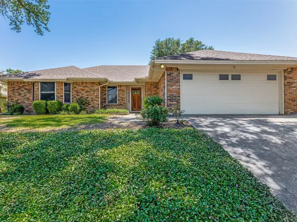 10029 Stoneleigh Dr, Benbrook, TX 76126