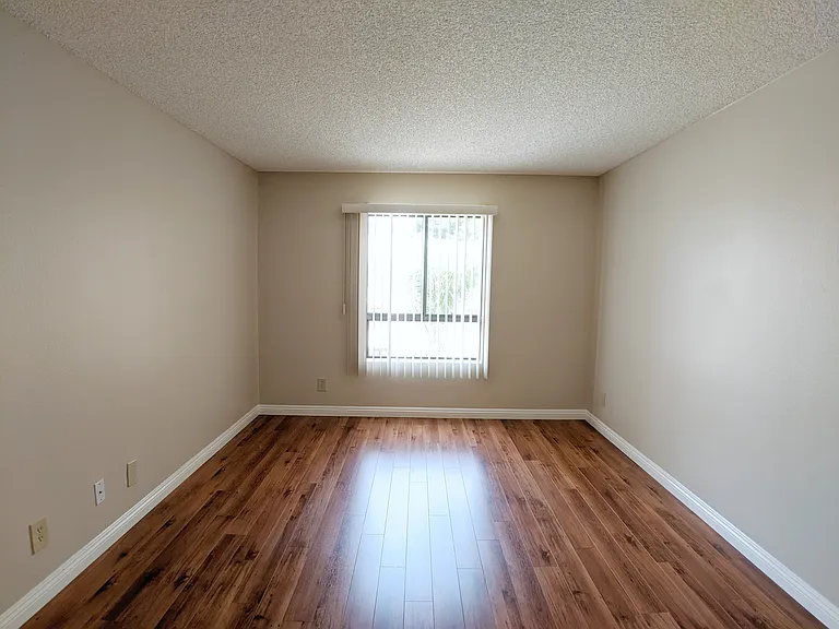 428 Hawthorne St — Photo 26