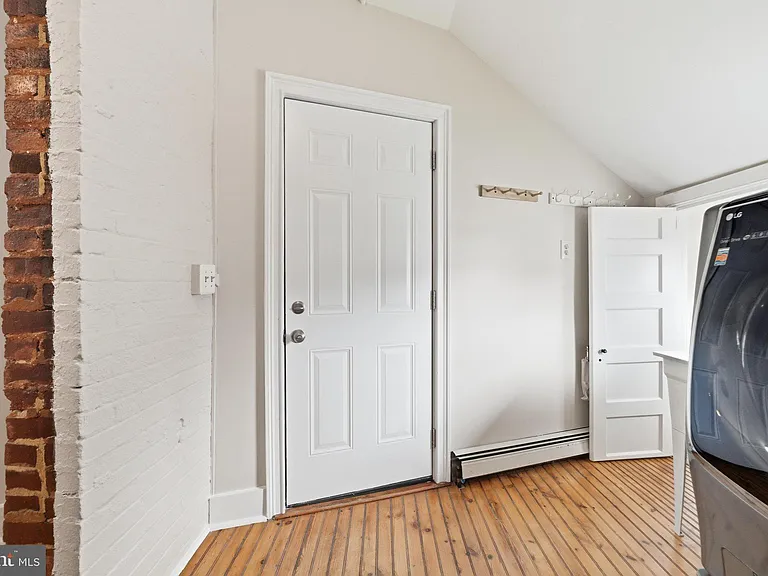 403 W South St #A — Photo 19