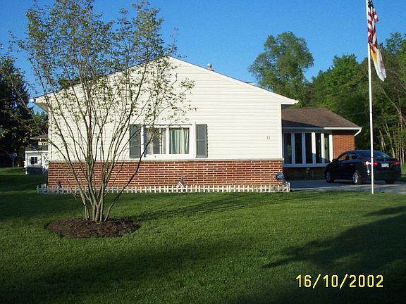 4th image of 11 South Cir