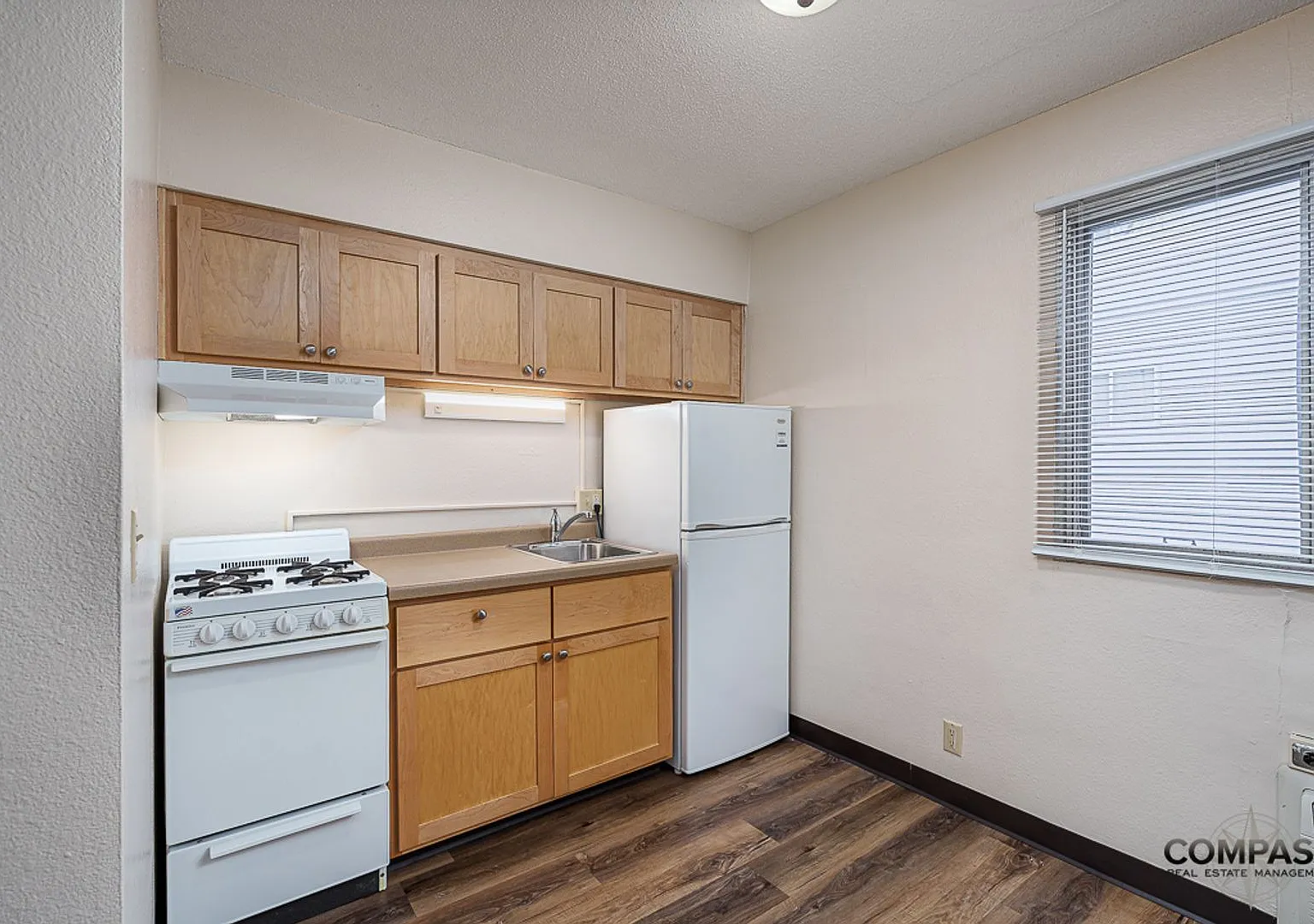 1215 S Dewey St Apartments — Photo 2