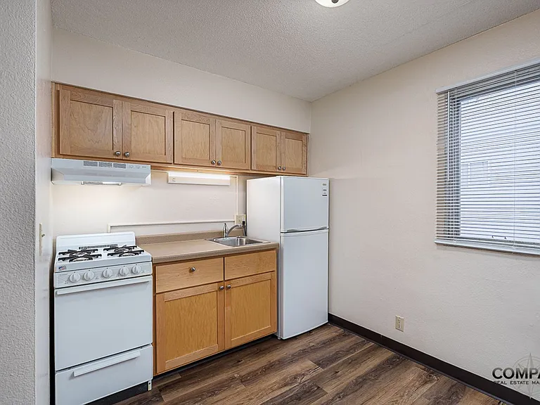 1215 S Dewey St — Photo 11