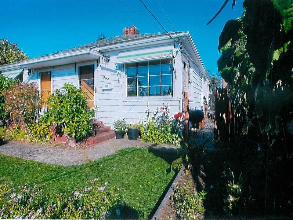 Front Of Duplex, Right Side