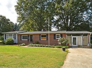 2940 Parkhurst Dr, Winston Salem, NC 27103