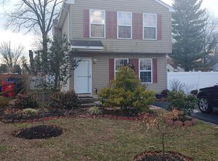 464 Grape St, Warminster, PA 18974