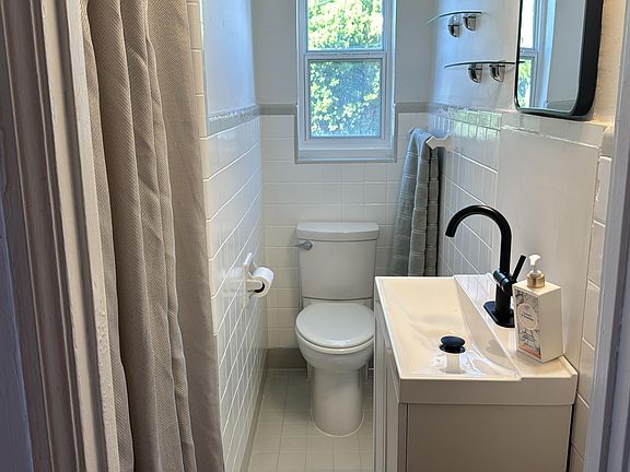 5th image of 500 NE 62nd St #4
