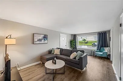 322-324 W Rensselaer St