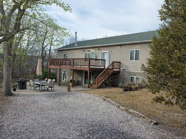 689 Thompson Ave, Chappell, NE 69129