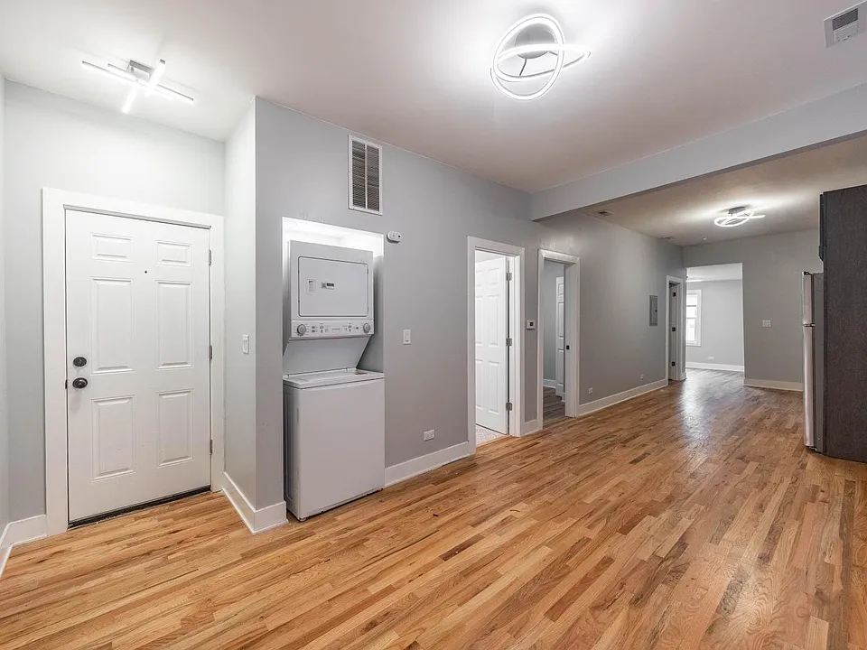 1741 N California Ave #1742-2R