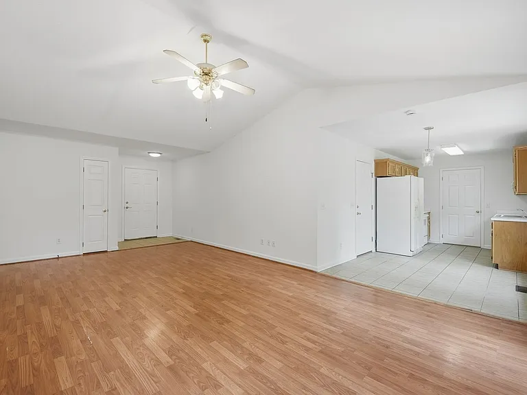 8506 Igou Gap Rd — Photo 5