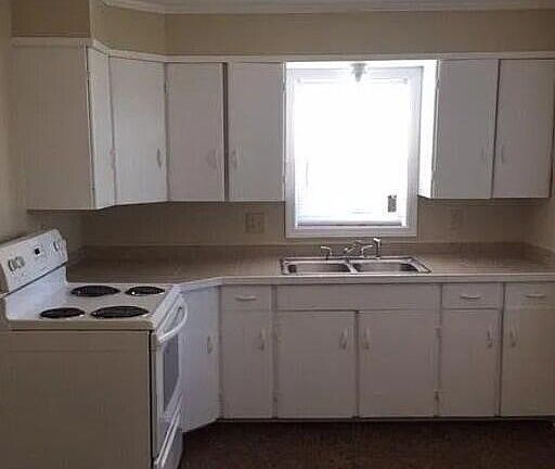 5th image of 902 Domingue St