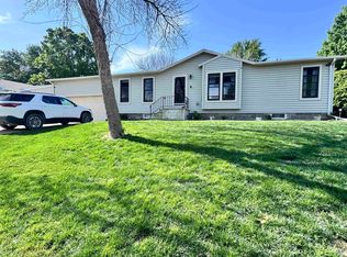 8 Ohm Dr, Mapleton, IA 51034