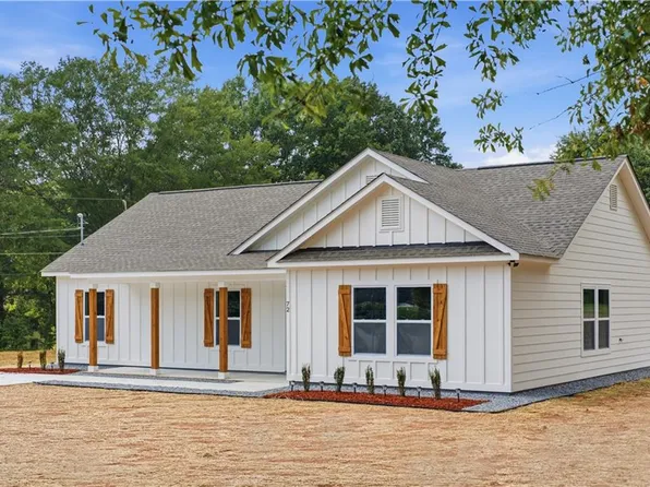 72 Hunt St, Hiram, GA 30141