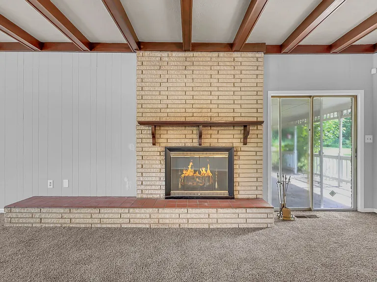 359 Meadow Ln — Photo 29