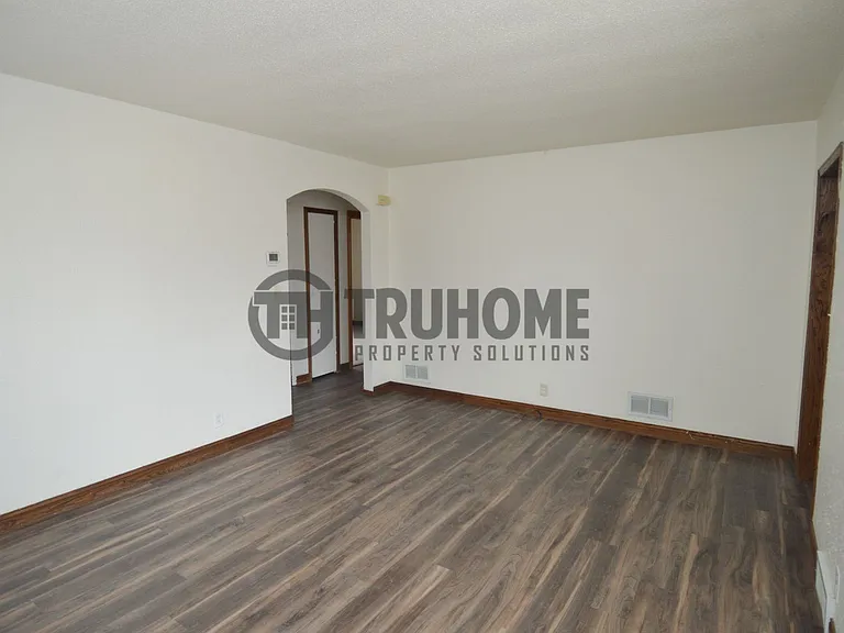 2305 University Ave — Photo 8