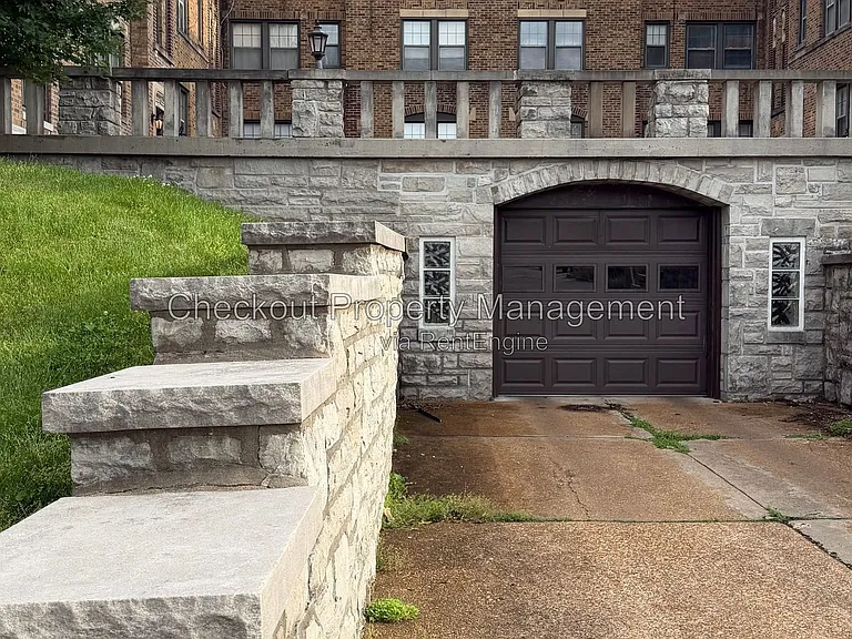 7336 Forsyth Blvd #104 — Photo 18