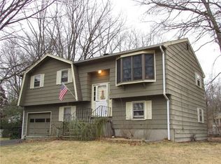 3 Sharon Pkwy, North Smithfield, RI 02896