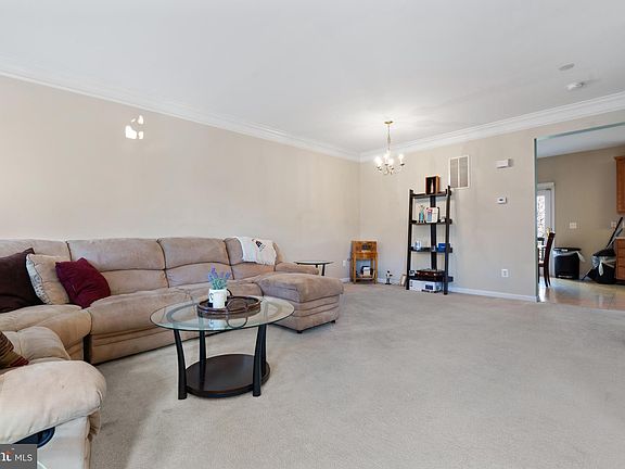 4th image of 22538 Welborne Manor Sq