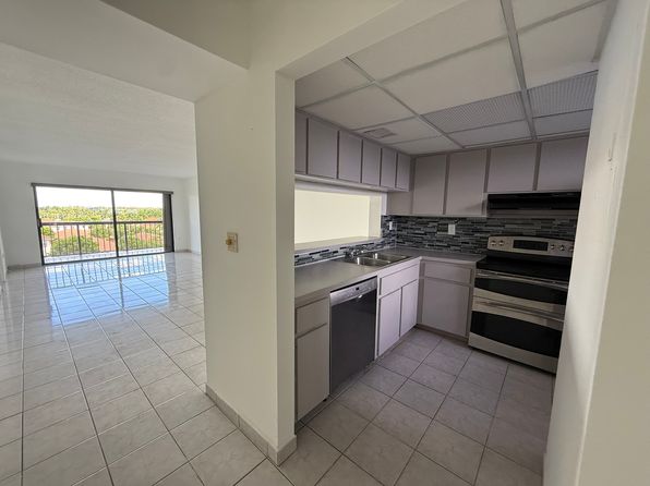 10145 NW 9th Street Cir #502