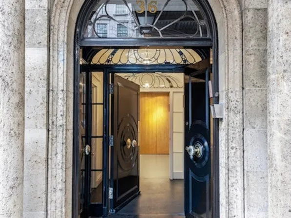 36 East 63rd Street image 38 of 38