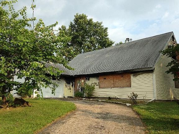 2nd image of 16302 Pond Meadow Ln