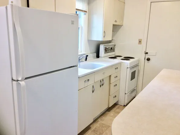 211 1/2 2nd Ave E, Dickinson, ND 58601