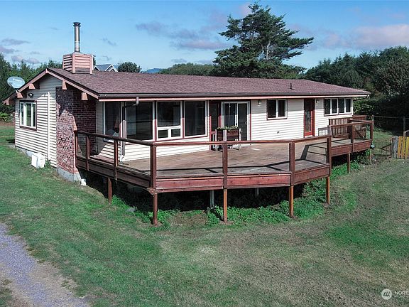 3rd image of 554 Eagle Cove Drive