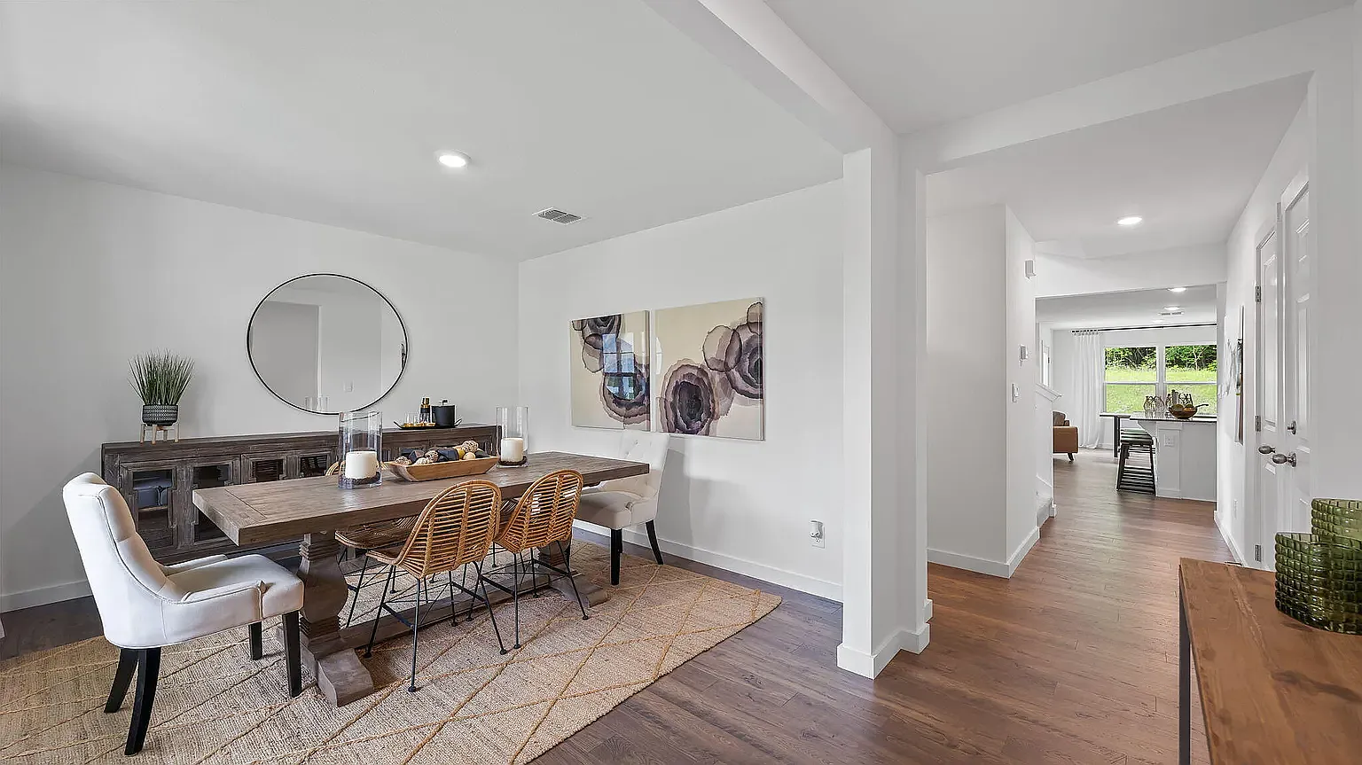 5 bed, 2618 sqft, $2,795 — Photo 2