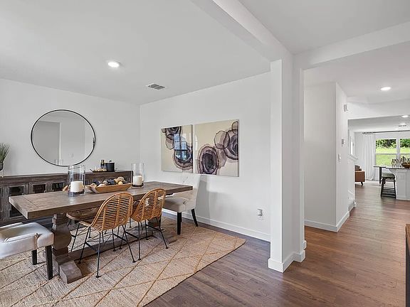 2nd image of 146 Oliver Cir